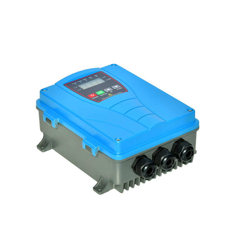 Solar Water Pump - وحدة تحكم لمضخة مياه تعمل بالطاقة