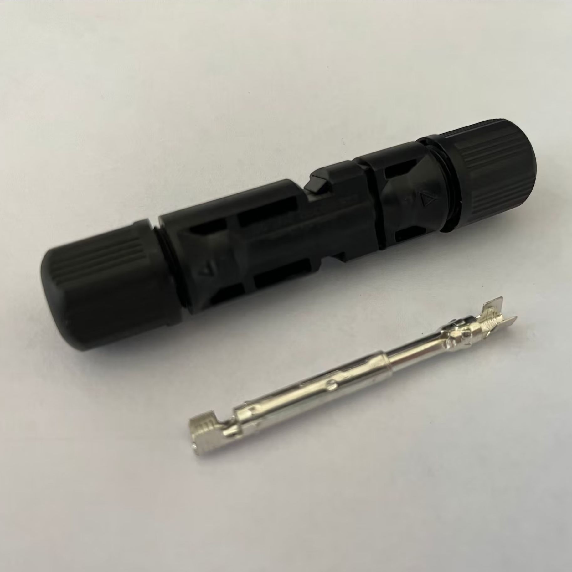 موصلات الطاقة الشمسية بالجملة  - مراجعة Solar Cable Mc4 Connector وسعره