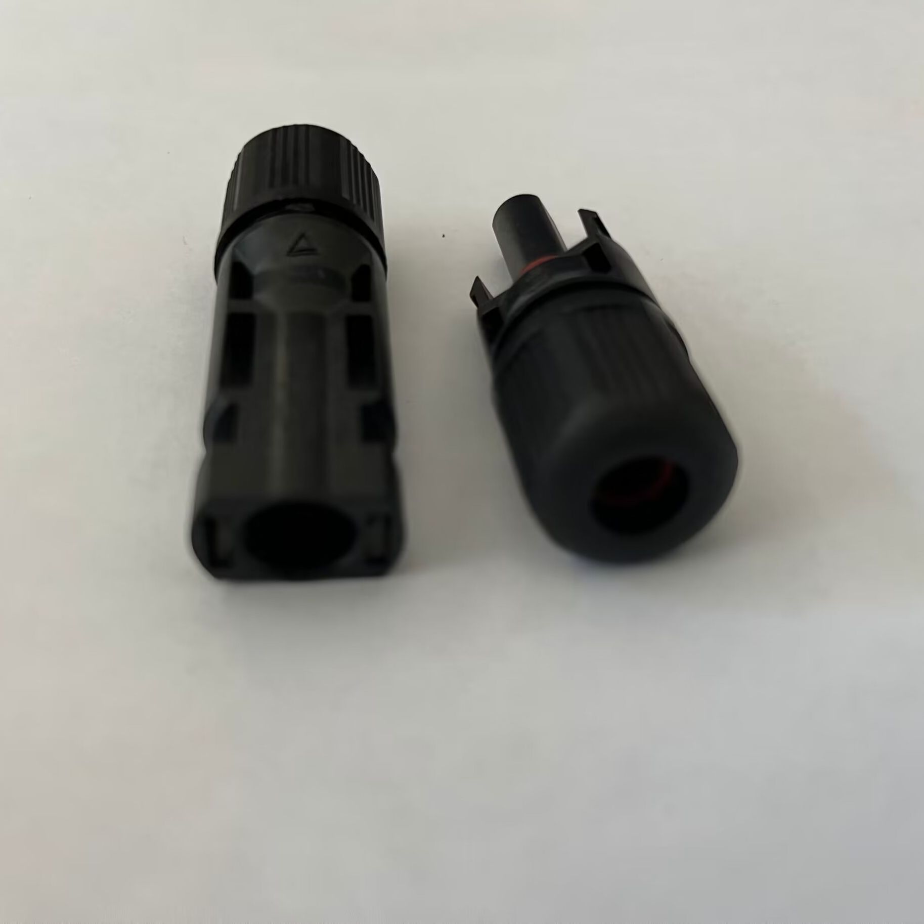 موصلات الطاقة الشمسية بالجملة  - مراجعة Solar Cable Mc4 Connector وسعره